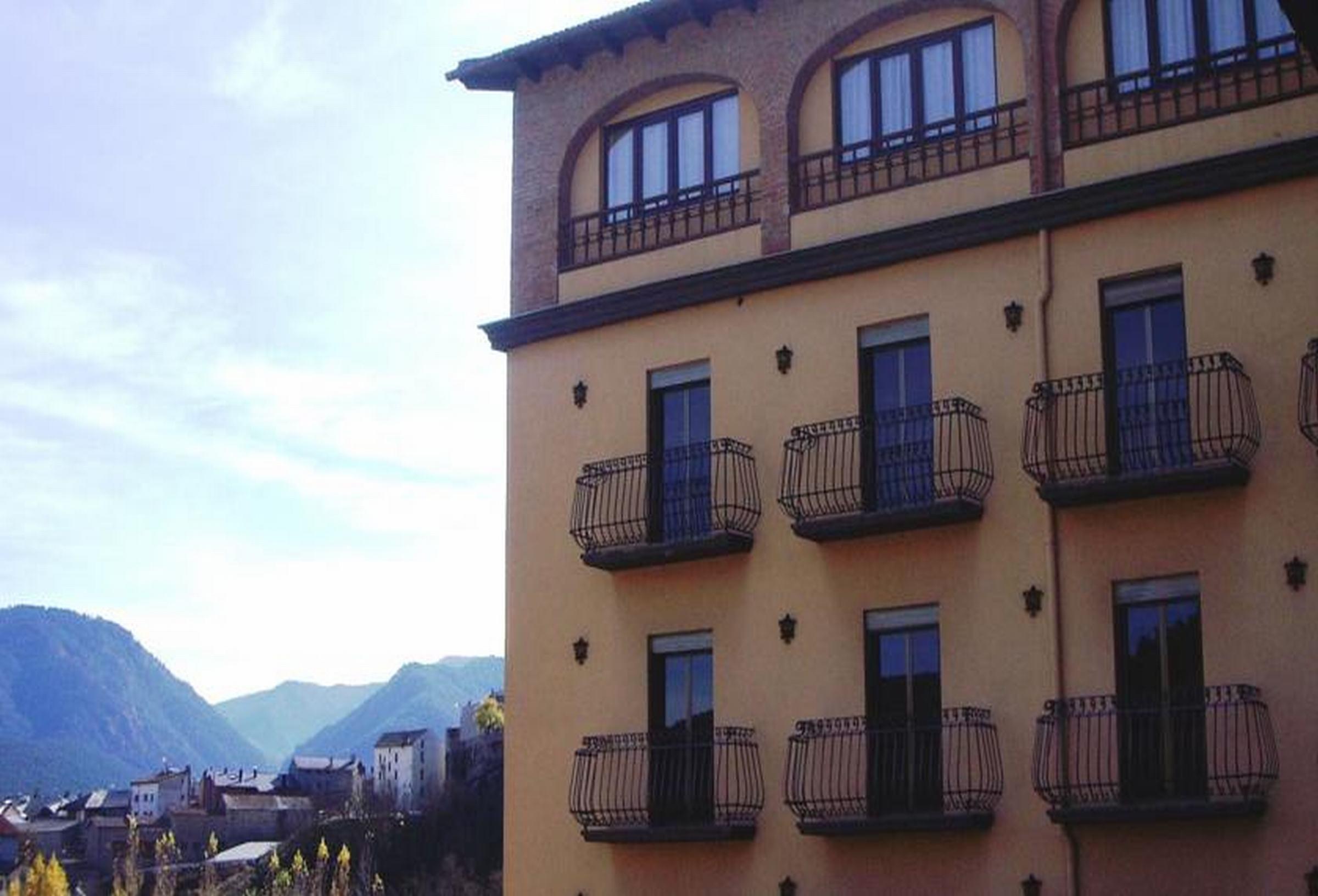 Hotel Bellavista ベイベル・デ・サルダーニャ エクステリア 写真
